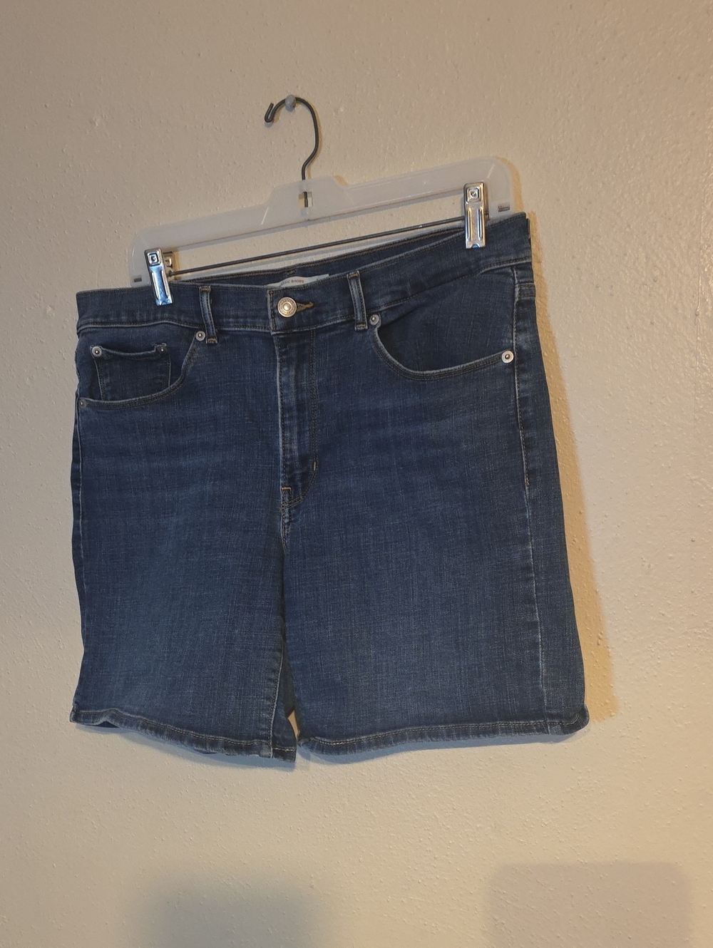 Levi Strauss Classic Fit 30W Denim Shorts
